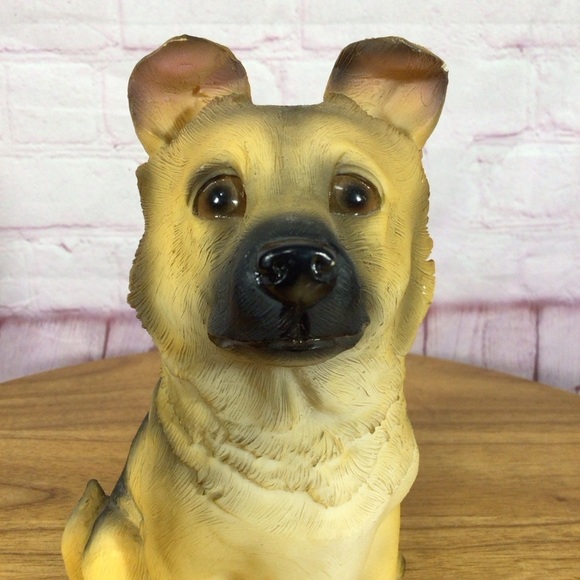German Shepherd Dog Sitting Figurine - Picture 2 of 7